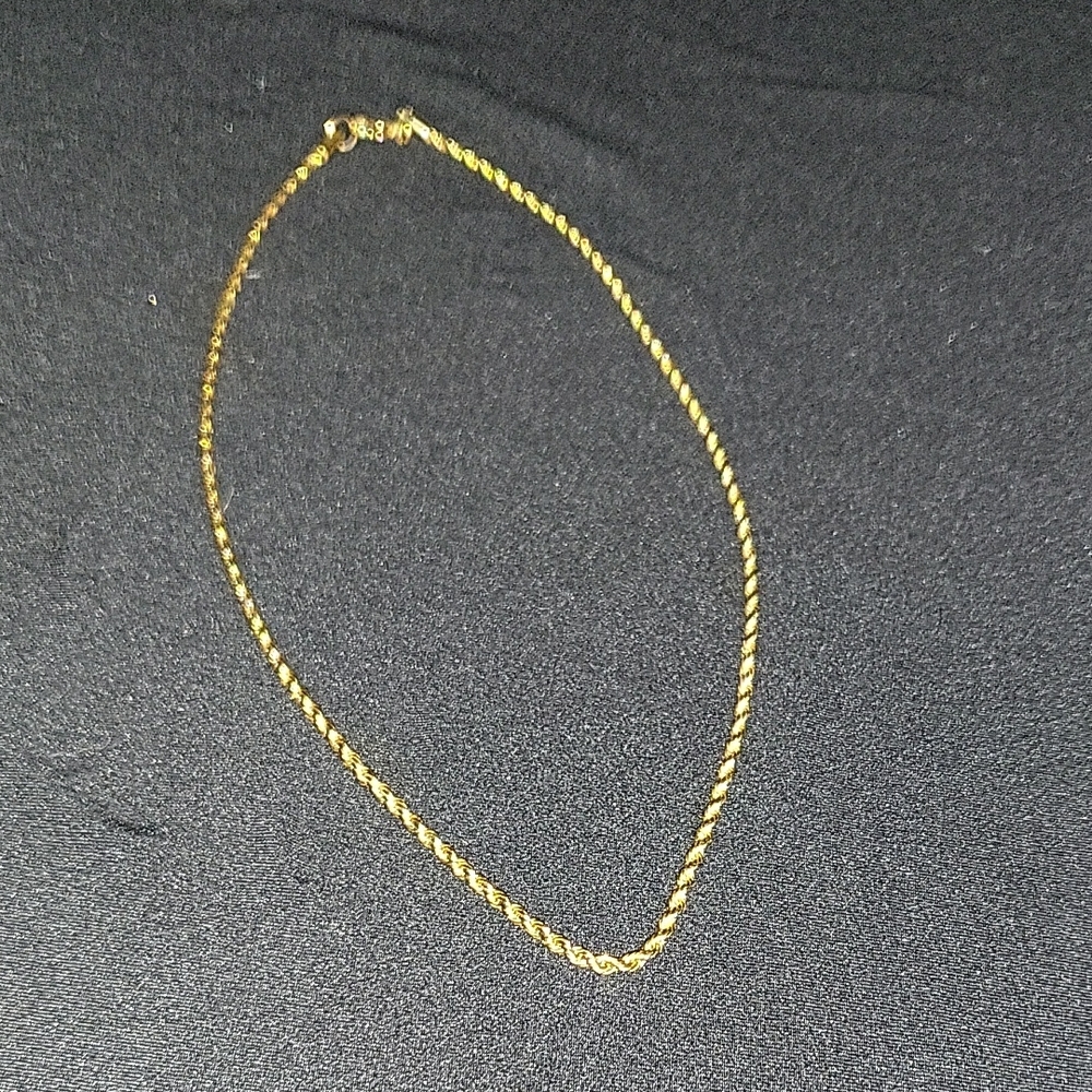 Elegant Gold Chain Necklace